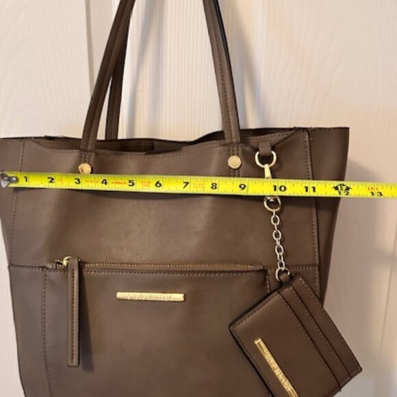 Steve Madden Taupe BPAMMY Large Tote-LIKE NEW! - Picture 10 of 14
